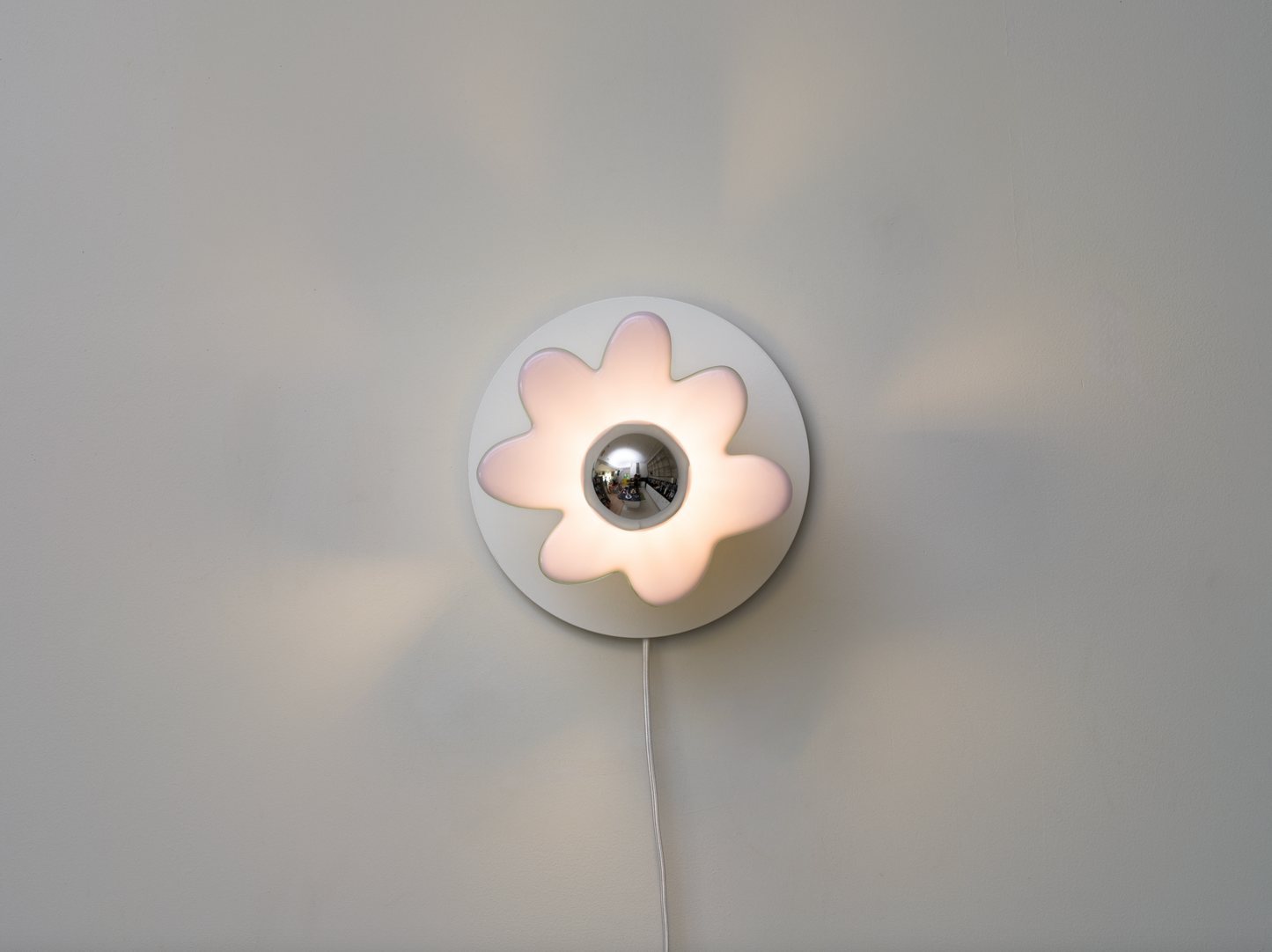 JAMES HERMAN SCONCE (white/pink) 004