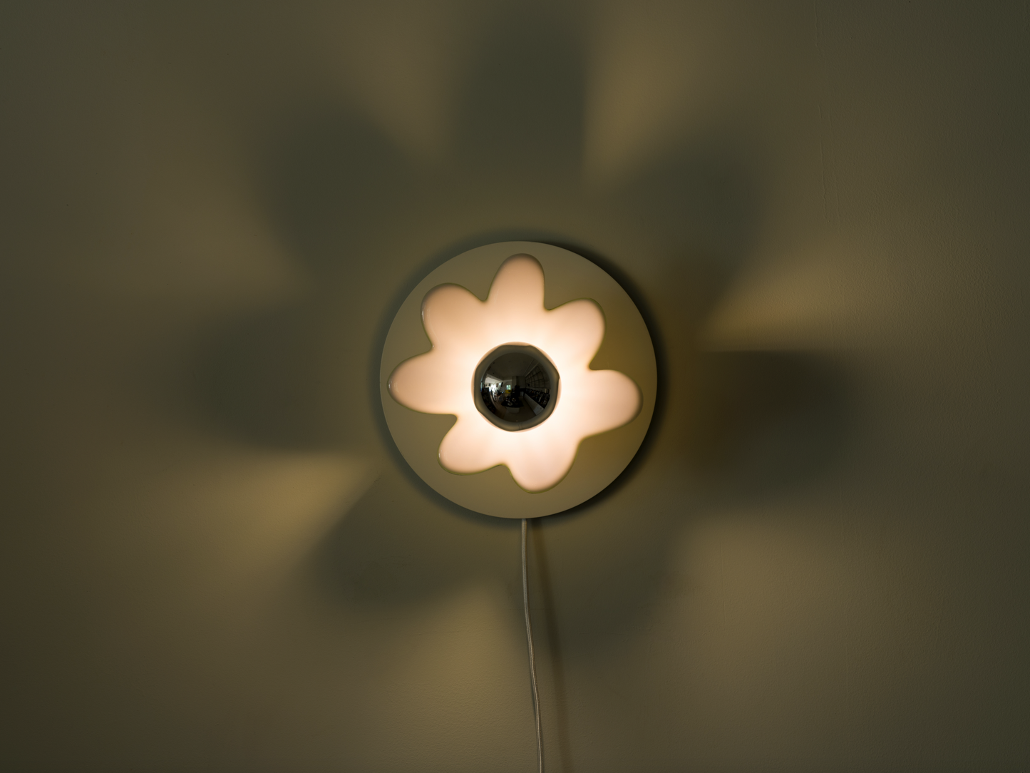 JAMES HERMAN SCONCE (white/pink) 004